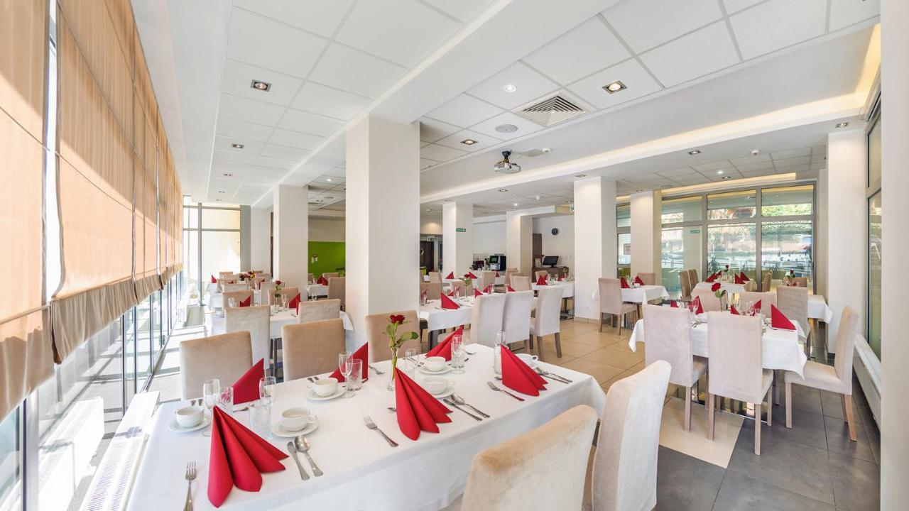 Hotel Zorza Колобжег Экстерьер фото