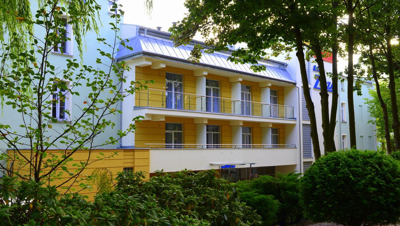 Hotel Zorza Колобжег Экстерьер фото