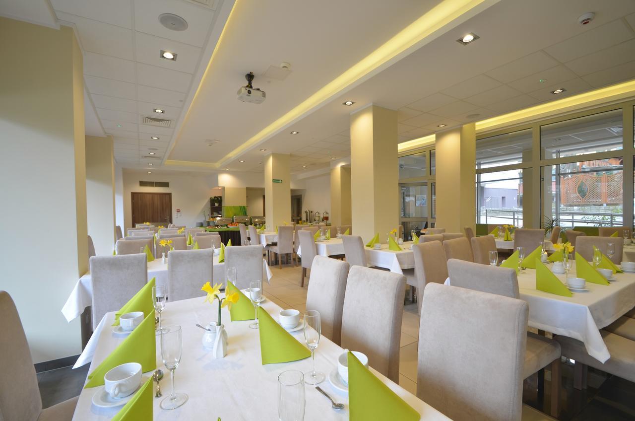Hotel Zorza Колобжег Экстерьер фото