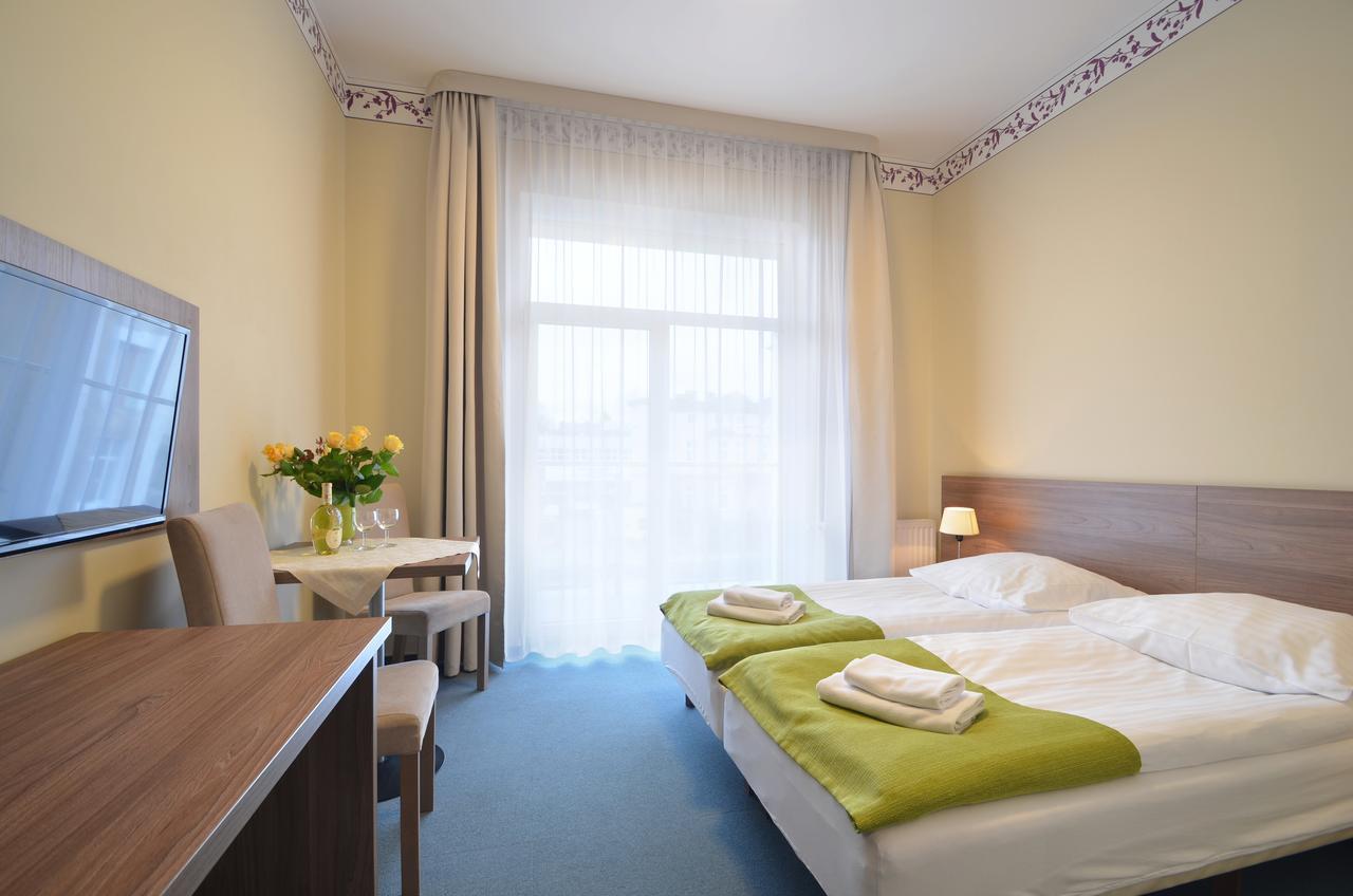 Hotel Zorza Колобжег Экстерьер фото