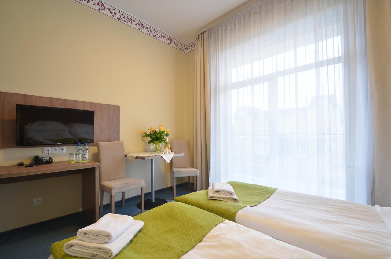 Hotel Zorza Колобжег Экстерьер фото